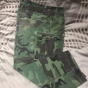Men’s cargo pants multi color, camp, green, black, tan size XL